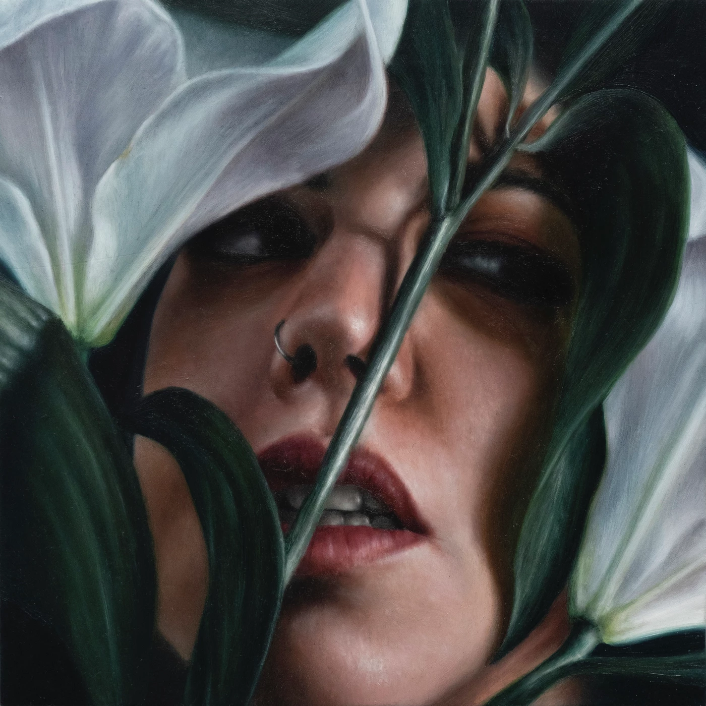 Mujer entre lirios