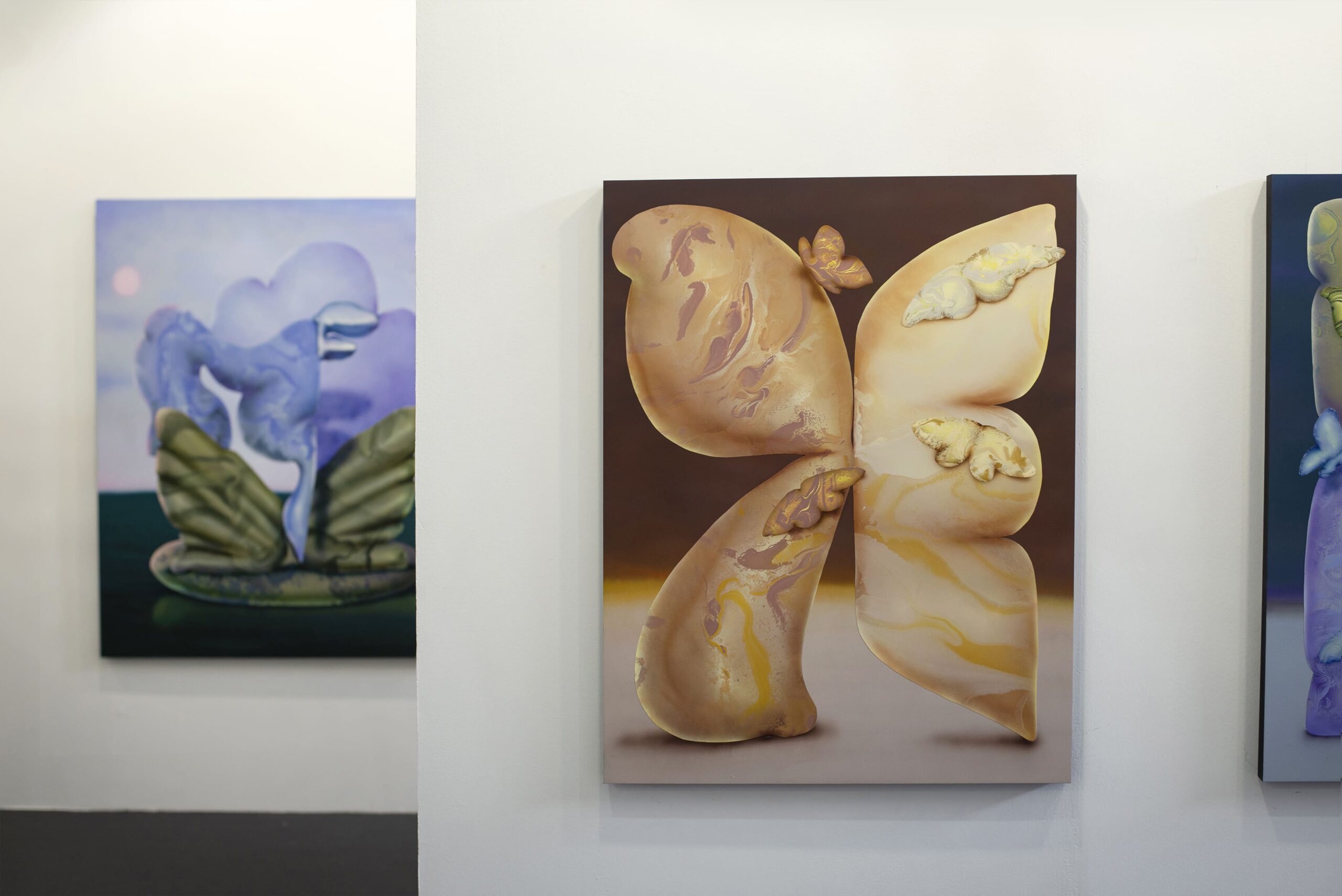 Stand de Tönnheim Gallery con obra de Alicia Martín / Foto por Germán Luque