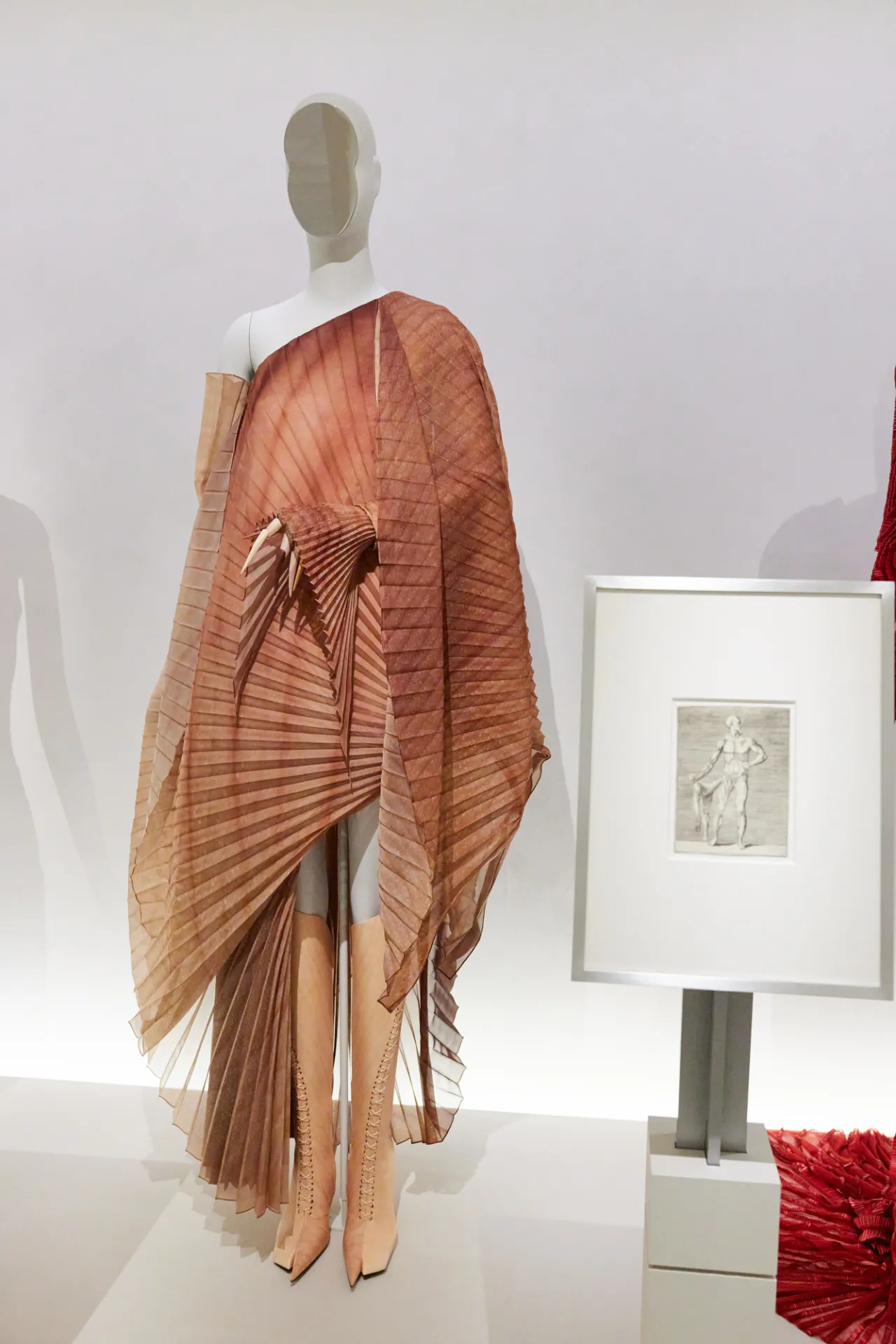 Exposición Costume Art en el Metropolitan Museum of Art 
(2026, Masato Onoda/WWD)